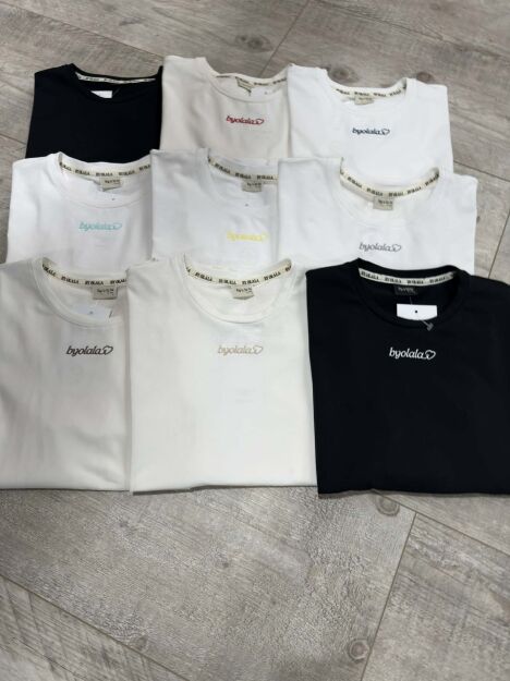 BY O LA LA! BLUZKA T-SHIRT KLASYCZNY Z LOGO CZARNY