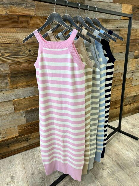 BY O LA LA! DZIANINOWA SUKIENKA W PASY BEŻ