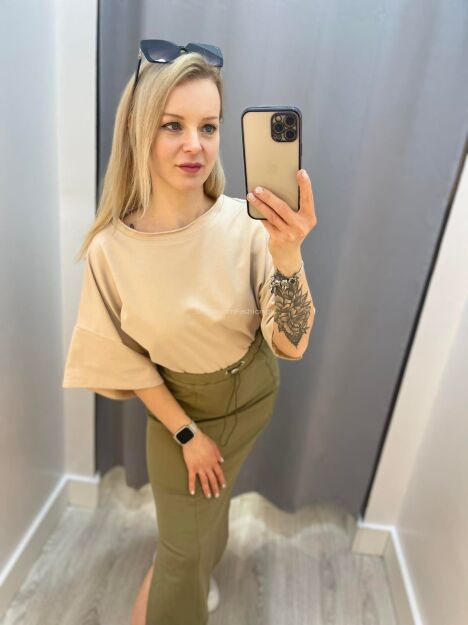 BY O LA LA! KRÓTKA PUDEŁKOWA BLUZKA BEŻ