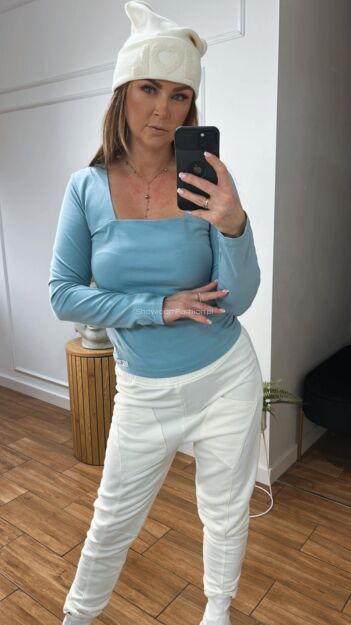 BY O LA LA...! BLUZKA BASIC KARO WINTER BLUE