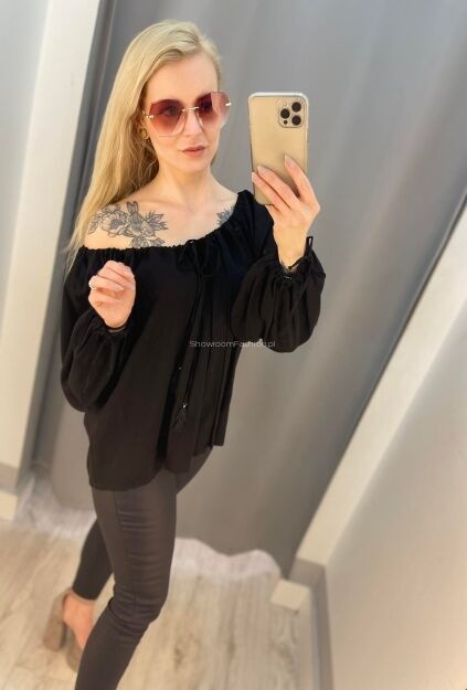 BY O LA LA...! BLUZKA BOHO Z CHWOSTAMI CZARNA