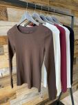BY O LA LA! PRĄŻKOWANA BLUZKA BASIC CLASSIC CZARNA - 2