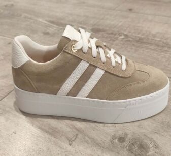 BY O LA LA...! SNEAKERSY Z PASKAMI BEŻ