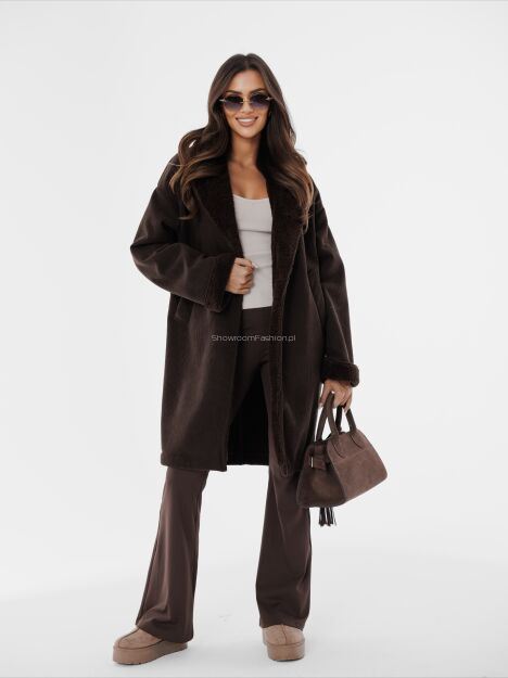 BY O LA LA! PŁASZCZ KOŻUSZEK PRĄŻKOWANY CZEKOLADA (CHOCOMUS)