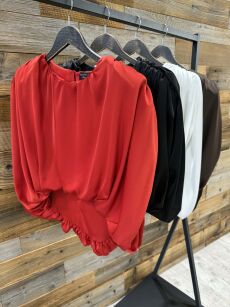 BY O LA LA! MARSZCZONA BLUZKA SATYNOWA CZARNA