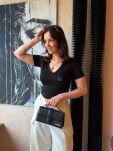 LADY DRAMA T-SHIRT V-NECK Z LOGIEM CZARNY - 3