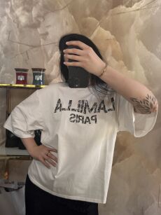 LA MILLA BLUZKA T-SHIRT OVERSIZE Z LOGO ŚMIETANA/CZERŃ