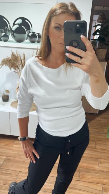 BY O LA LA...! PRĄŻKOWANA BLUZKA NIETOPERZ BIAŁA