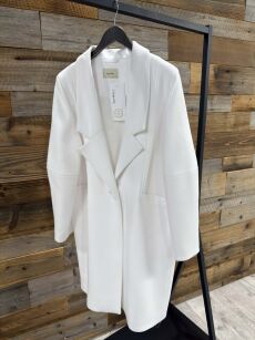 BY O LA LA! PŁASZCZ DRESOWY IZUMI OFF WHITE