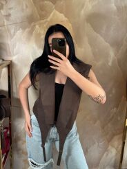 LA MILLA KAMIZELA OVERSIZE Z PASKAMI CZEKOLADA