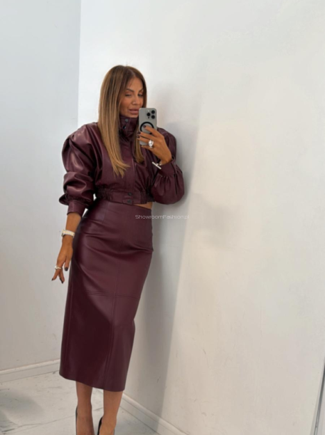 EMO SPÓDNICA Z ECO SKÓRY Z ROZCIĘCIEM Z TYŁU BORDO