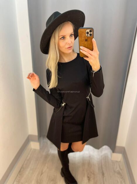 BY O LA LA ! DZIANINOWA SUKIENKA Z POŁAMI CZARNA