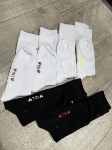 BY O LA LA...!  SKARPETY DŁUGIE PRĄŻKI Z LOGO CZERŃ/BIEL