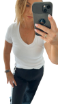 BY O LA LA...! PRĄŻKOWANA BLUZKA BASIC V-NECK BIAŁA - 5