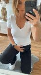 BY O LA LA...! PRĄŻKOWANA BLUZKA BASIC V-NECK BIAŁA - 4